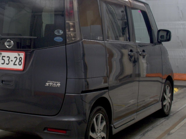 NISSAN ROOX 2010