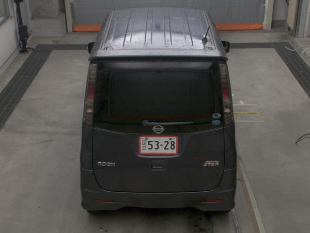 NISSAN ROOX 2010