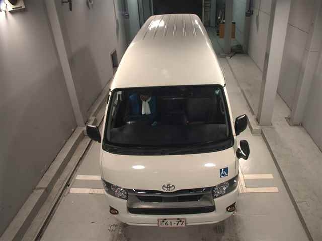 TOYOTA HIACE VAN 2023