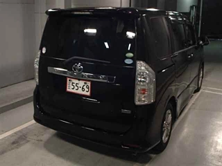 TOYOTA VOXY 2012