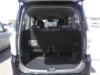TOYOTA VOXY 2012