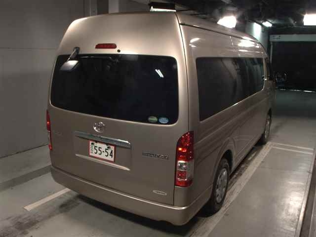TOYOTA HIACE 2017