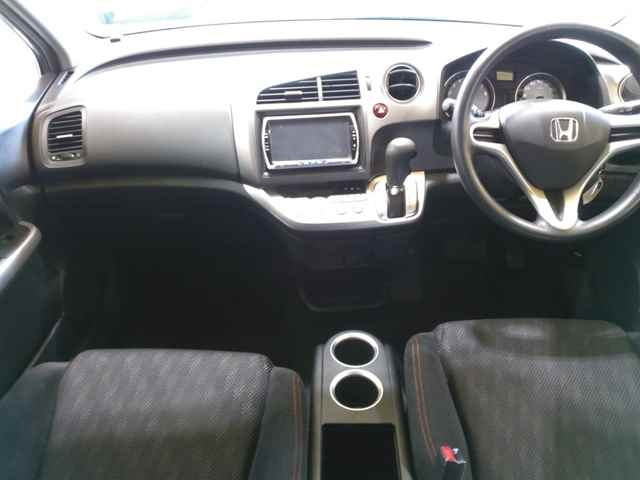 HONDA STREAM 2010