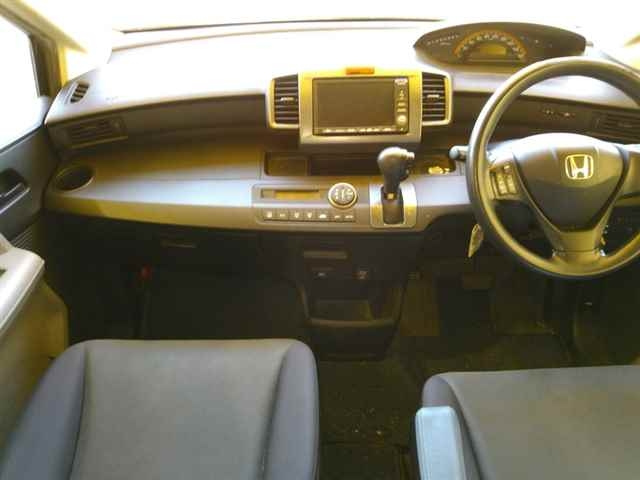 HONDA FREED 2008