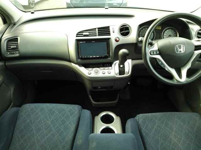 HONDA STREAM 2009