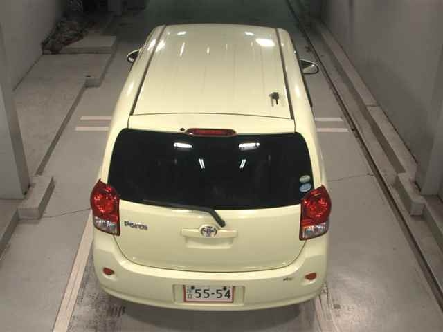 TOYOTA PORTE 2012