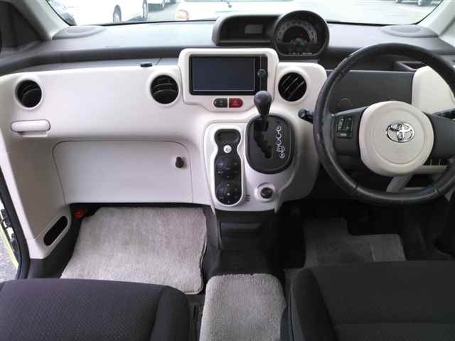 TOYOTA PORTE 2012