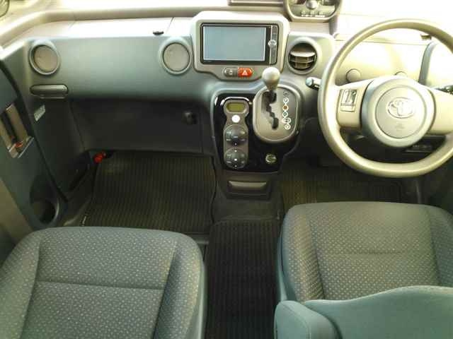 TOYOTA SPADE 2013