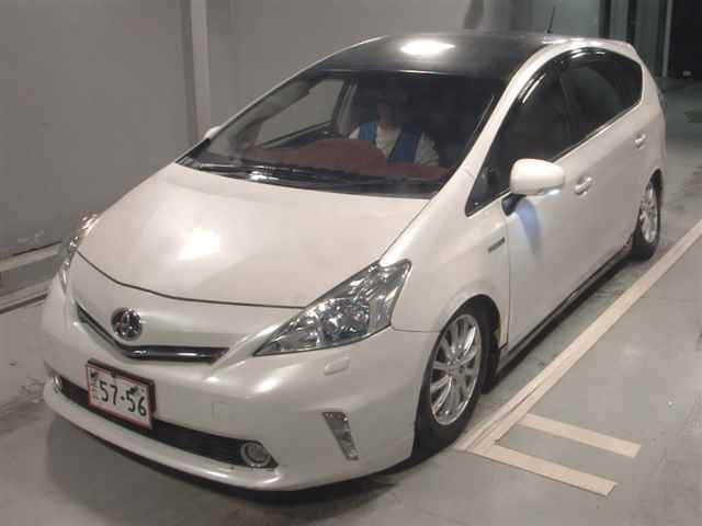 TOYOTA PRIUS ALPHA 2012
