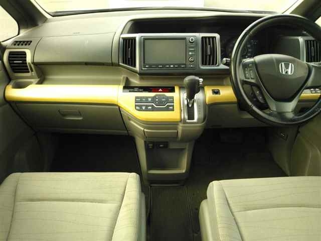 HONDA STEP WAGON 2010