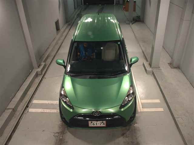 TOYOTA SIENTA 2016