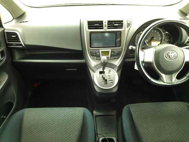 TOYOTA RACTIS 2011