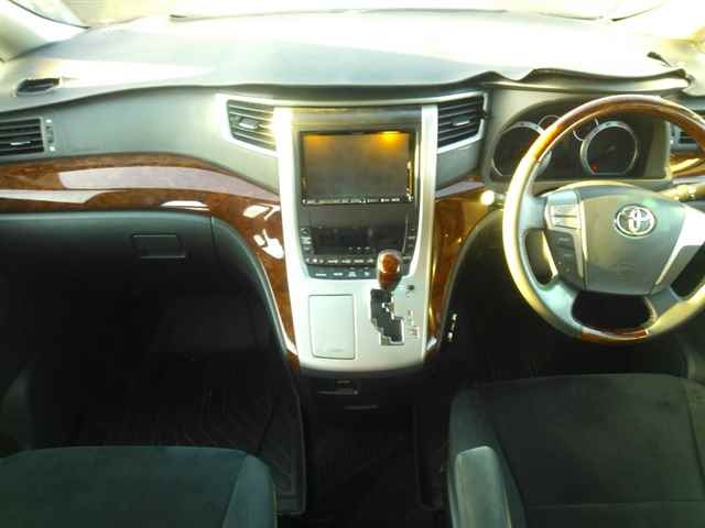 TOYOTA ALPHARD 2010