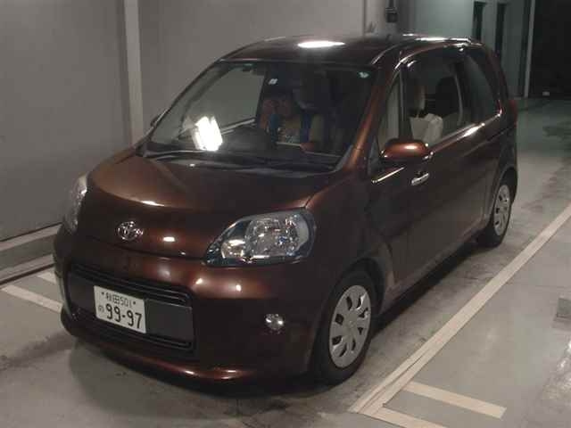 TOYOTA PORTE 2015