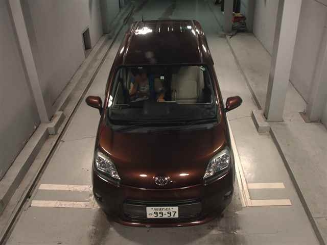 TOYOTA PORTE 2015