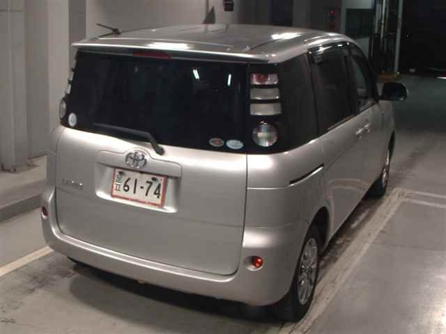 TOYOTA SIENTA 2010