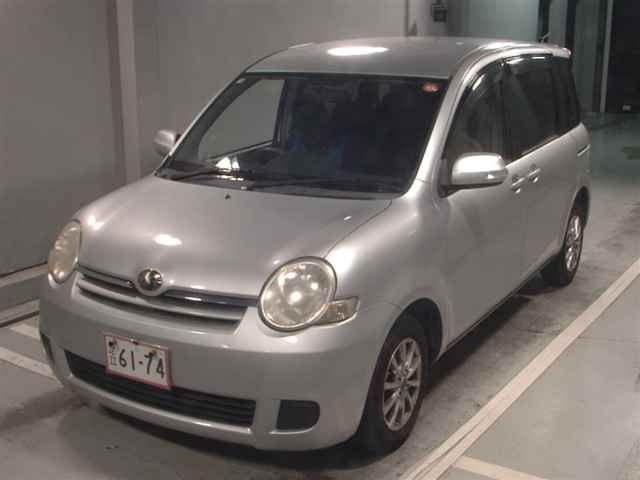 TOYOTA SIENTA 2010