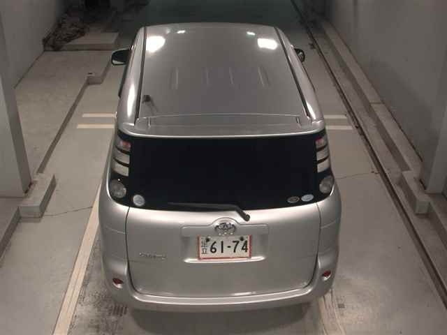 TOYOTA SIENTA 2010