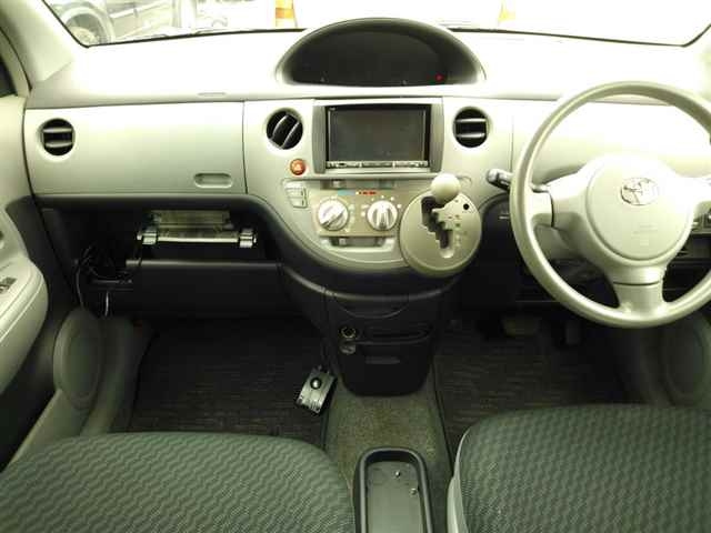 TOYOTA SIENTA 2010