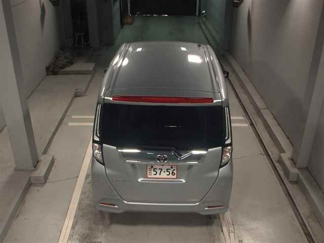 TOYOTA ROOMY 2024