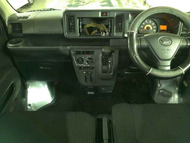 DAIHATSU HIJET VAN 2019