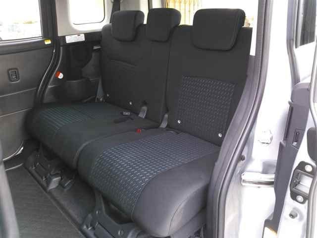 TOYOTA ROOMY 2024