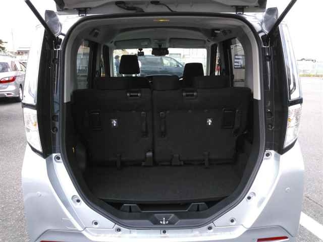 TOYOTA ROOMY 2024