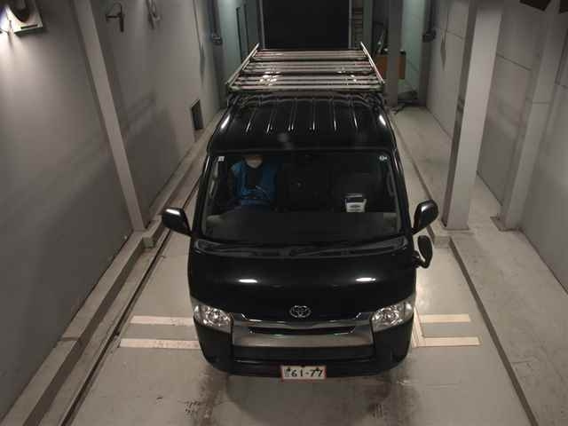 TOYOTA HIACE VAN 2015