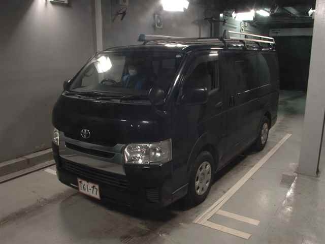 TOYOTA HIACE VAN 2015