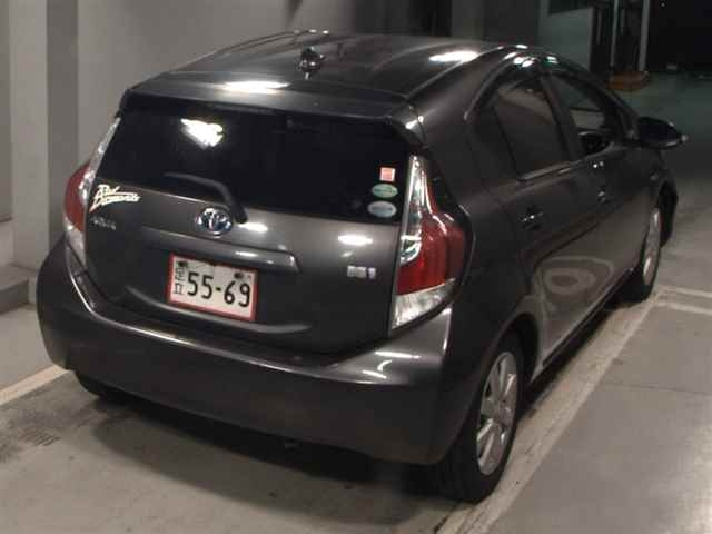 TOYOTA AQUA 2015