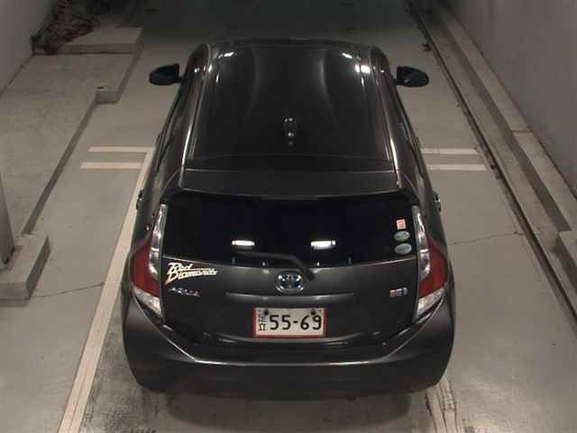 TOYOTA AQUA 2015