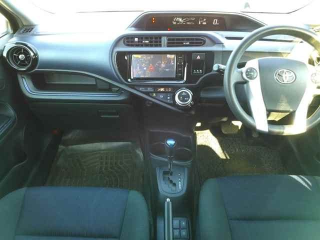 TOYOTA AQUA 2015