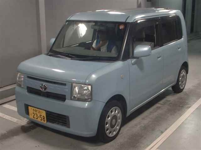 TOYOTA PIXIS SPACE 2015