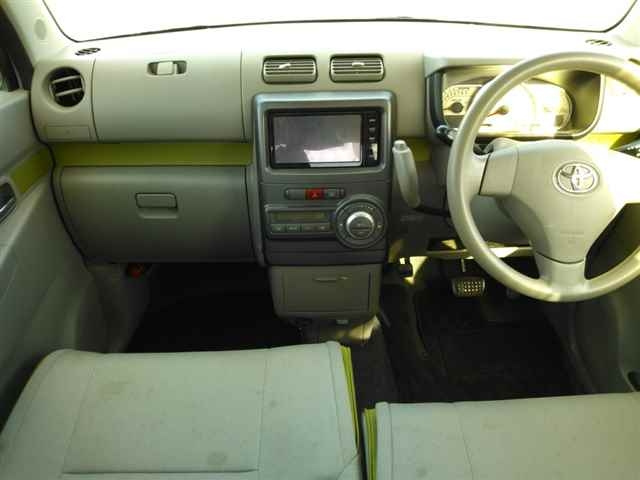 TOYOTA PIXIS SPACE 2015