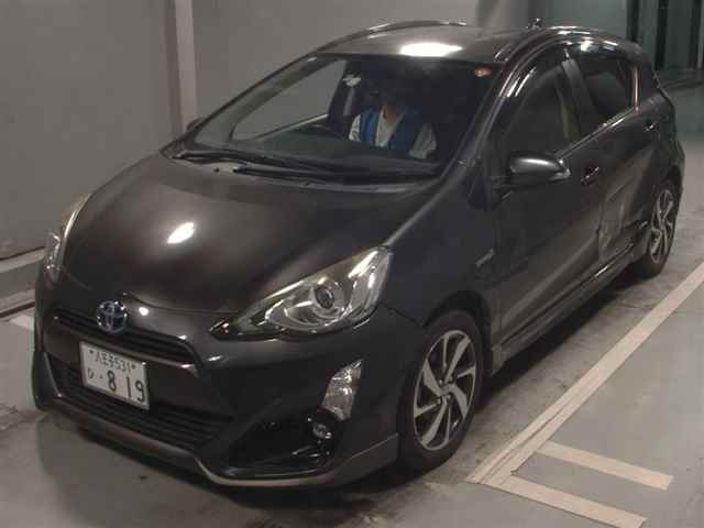 TOYOTA AQUA 2015