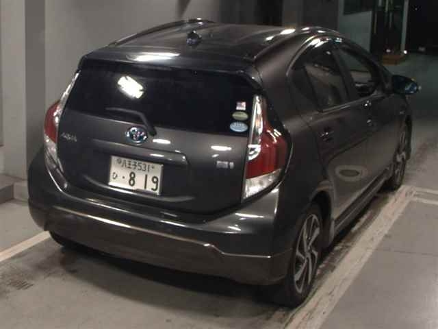 TOYOTA AQUA 2015