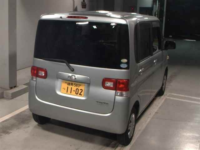 DAIHATSU TANTO 2011