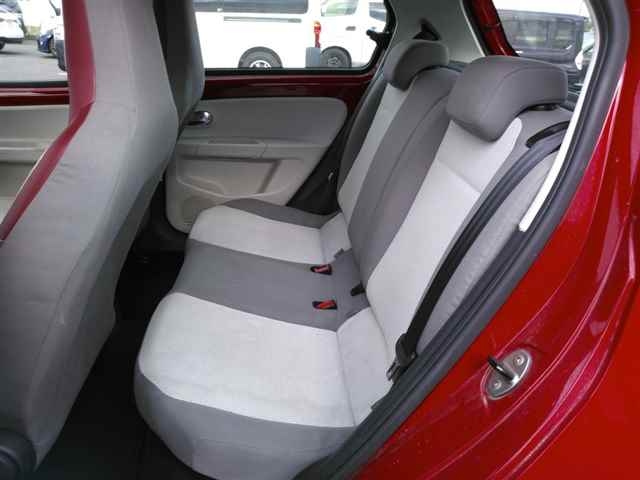VOLKSWAGEN UP 2012