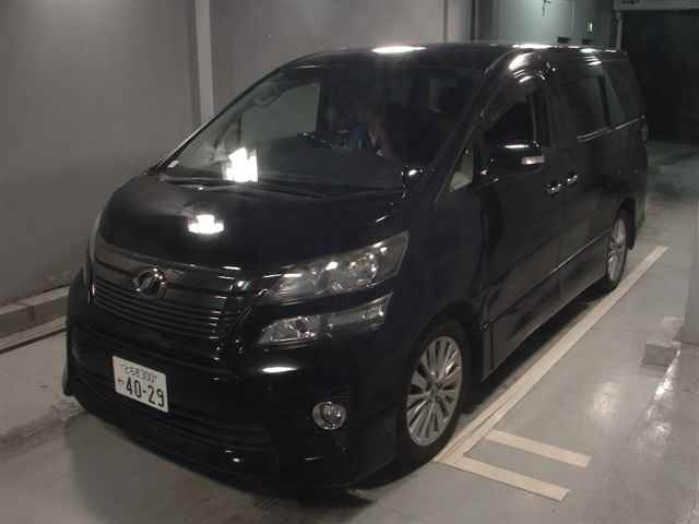 TOYOTA VELLFIRE 2013