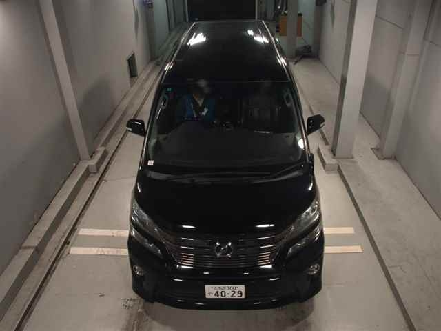 TOYOTA VELLFIRE 2013