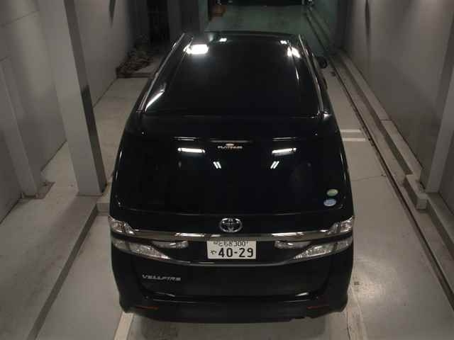 TOYOTA VELLFIRE 2013