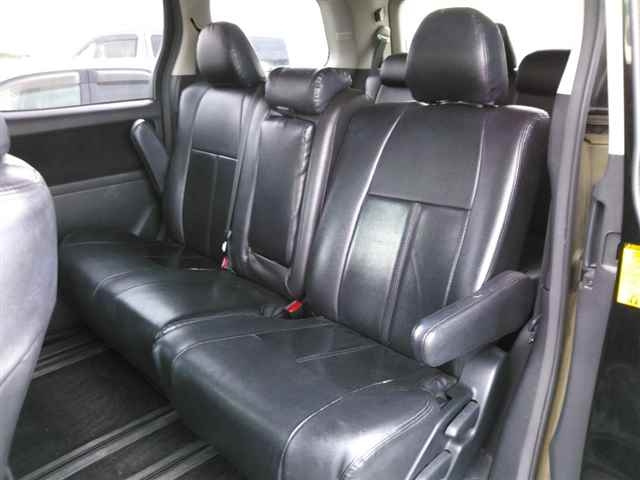 TOYOTA VELLFIRE 2013