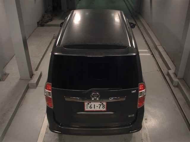 TOYOTA NOAH 2008