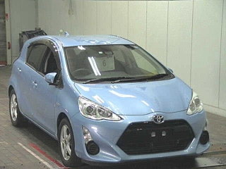 TOYOTA AQUA 2015