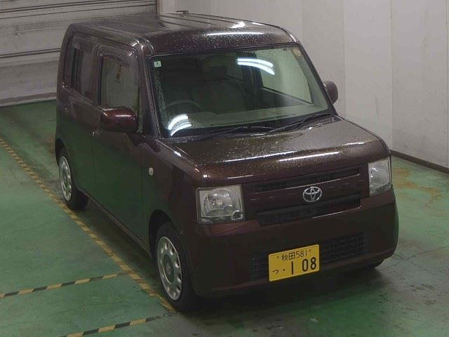 TOYOTA PIXIS SPACE 2016
