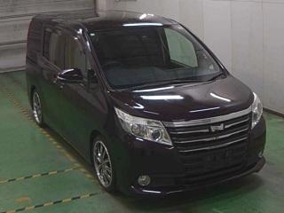 TOYOTA NOAH 2014