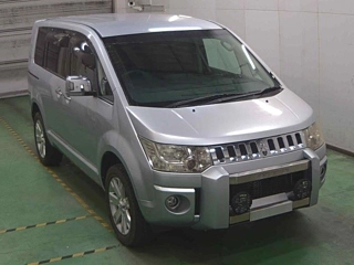MITSUBISHI DELICA D5 2010