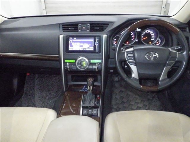 TOYOTA MARK X 2013