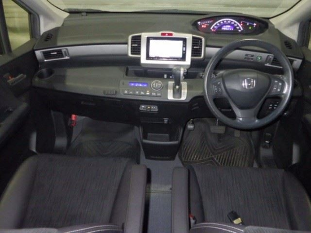 HONDA FREED 2015