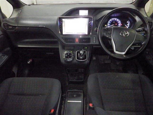 TOYOTA VOXY 2014